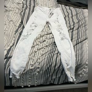 White ripped stretchy jeans